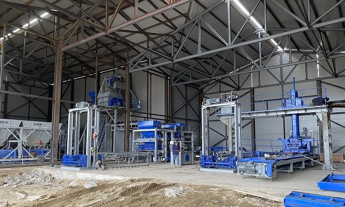 Fully automatic block making machine Fully automatic block making machine