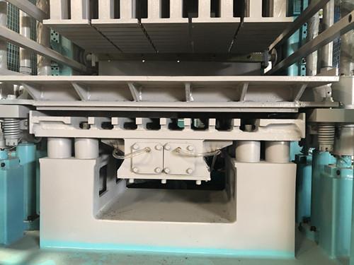 Small concrete block machine